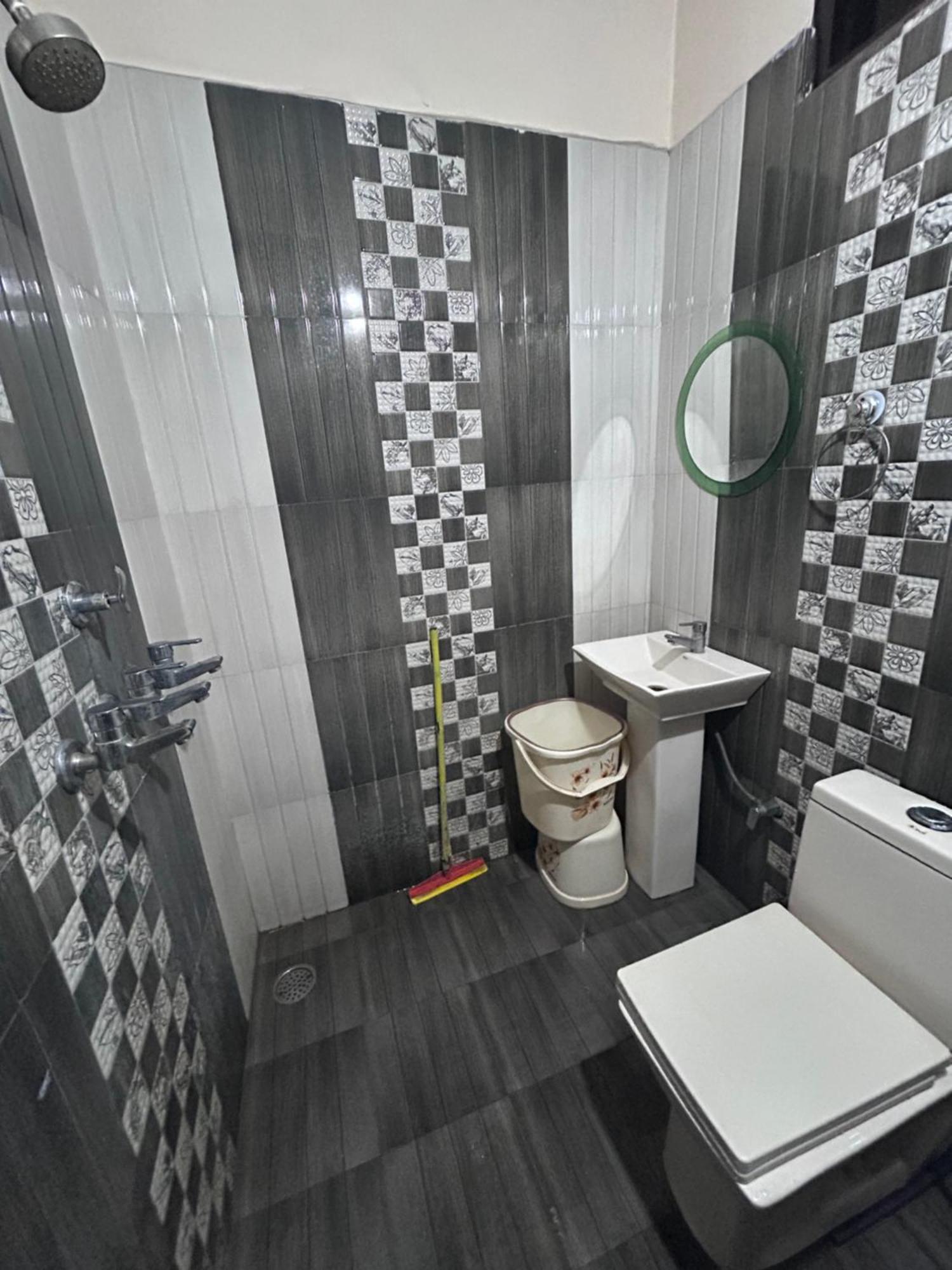 S4 Home Stay Hotel -300 Meters From Golden Temple Amritsar Exterior photo
