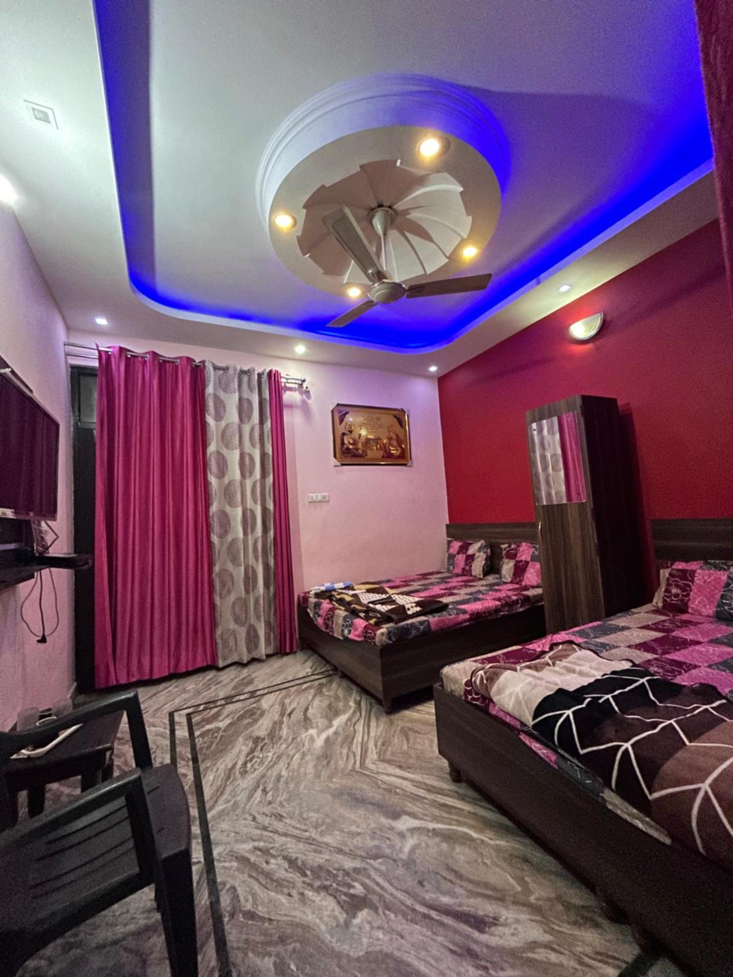 S4 Home Stay Hotel -300 Meters From Golden Temple Amritsar Exterior photo