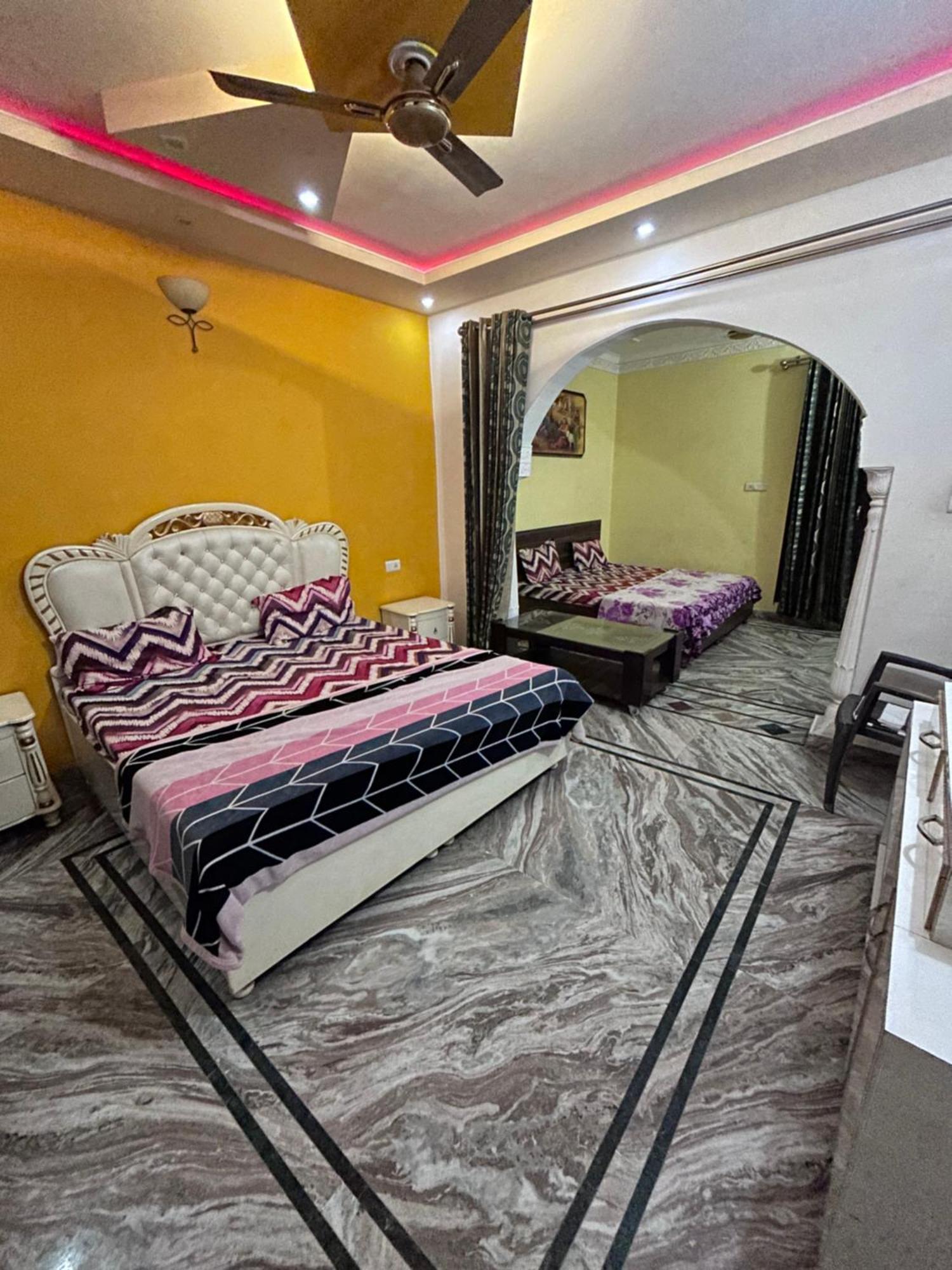 S4 Home Stay Hotel -300 Meters From Golden Temple Amritsar Exterior photo