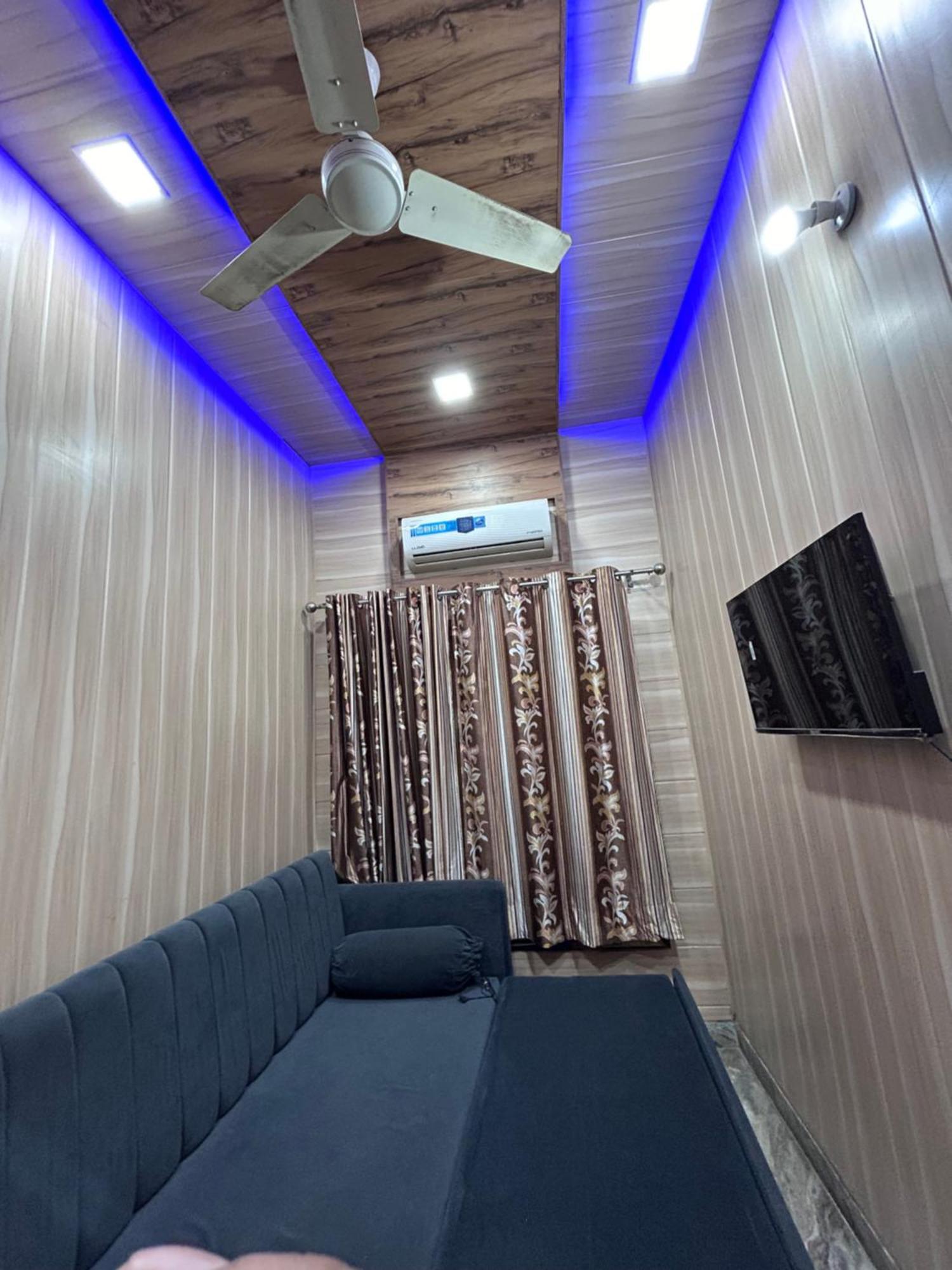 S4 Home Stay Hotel -300 Meters From Golden Temple Amritsar Exterior photo