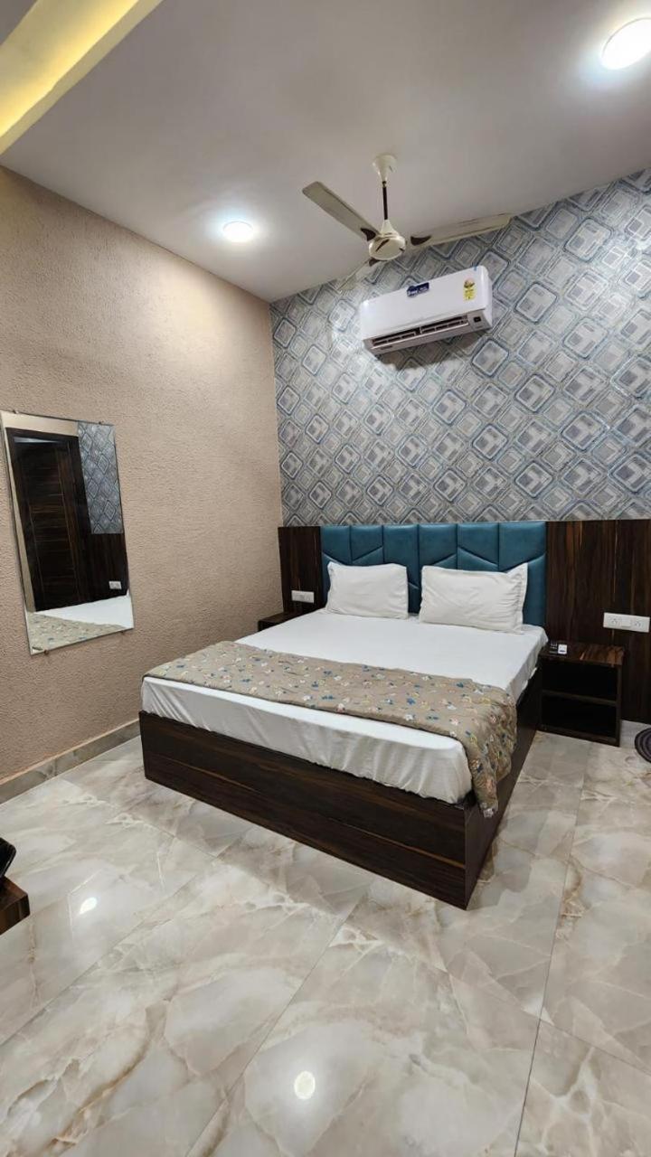 S4 Home Stay Hotel -300 Meters From Golden Temple Amritsar Exterior photo